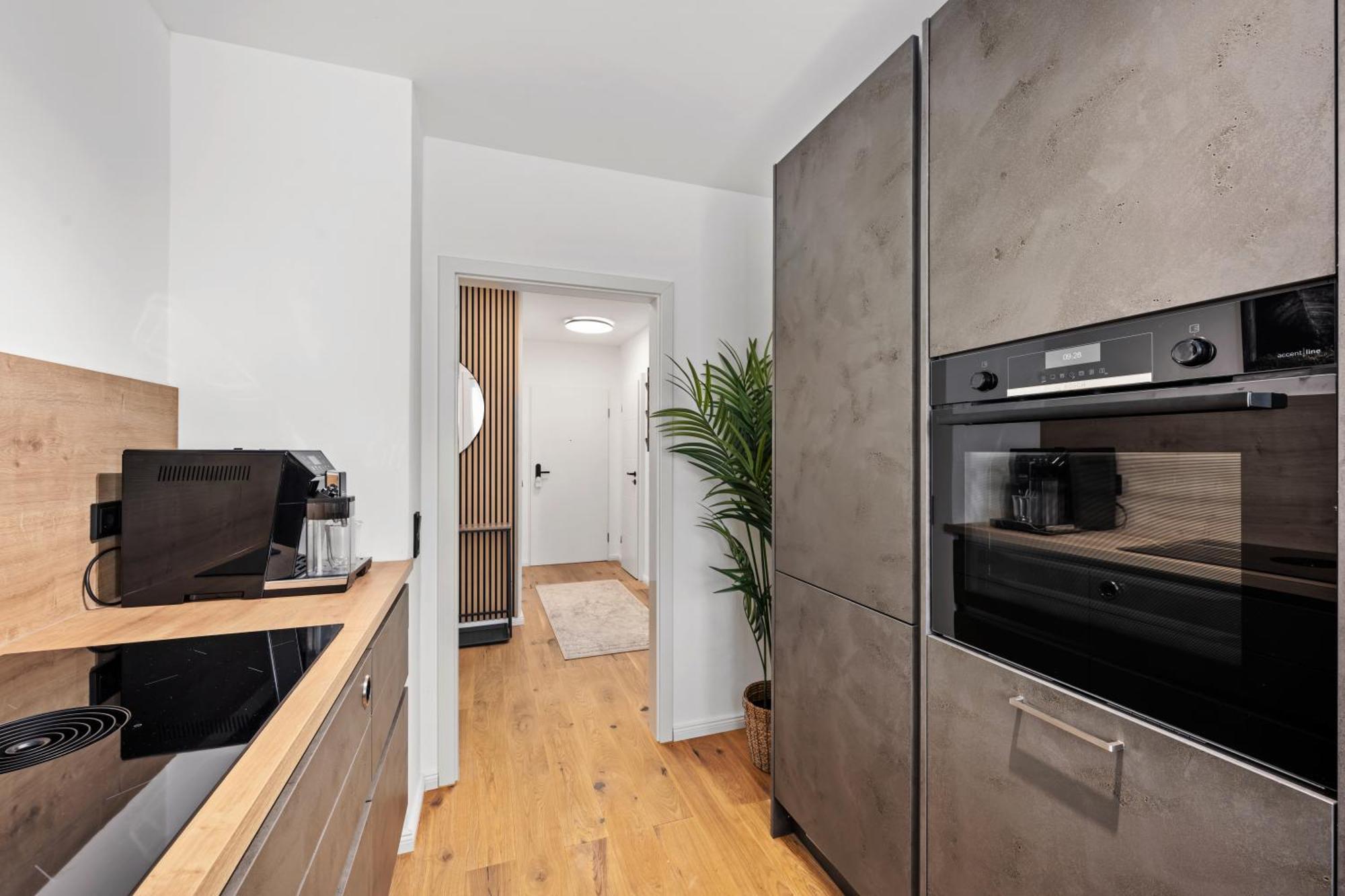Edler Wohnraum Luxurioeses Apartment Mit Balkon, Boxspringbett, Kaffeevollautomat, Lift & Parkplatz Chemnitz Exterior foto